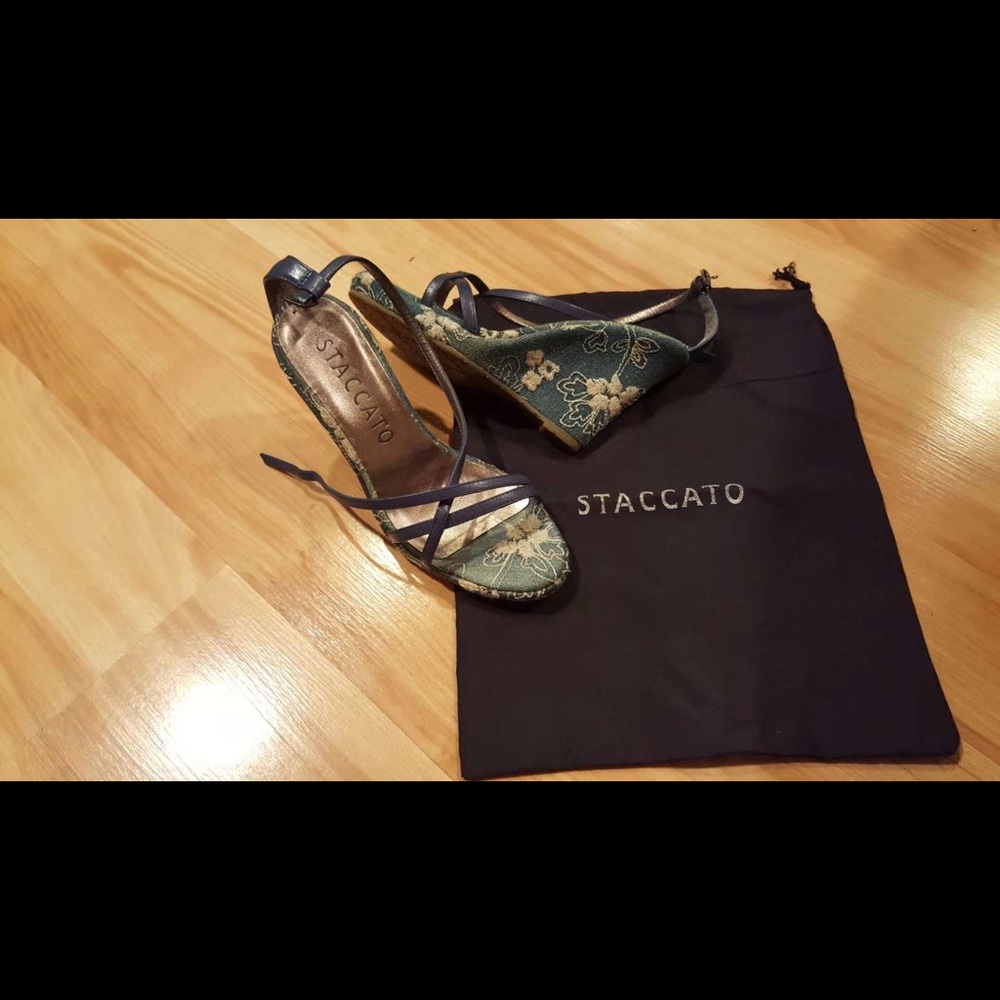 Blue prints sandals in wedges